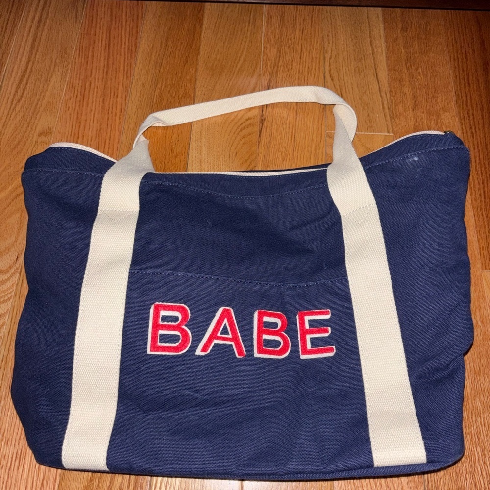 Ingrid & Isabel Navy and Cream Baby Bag